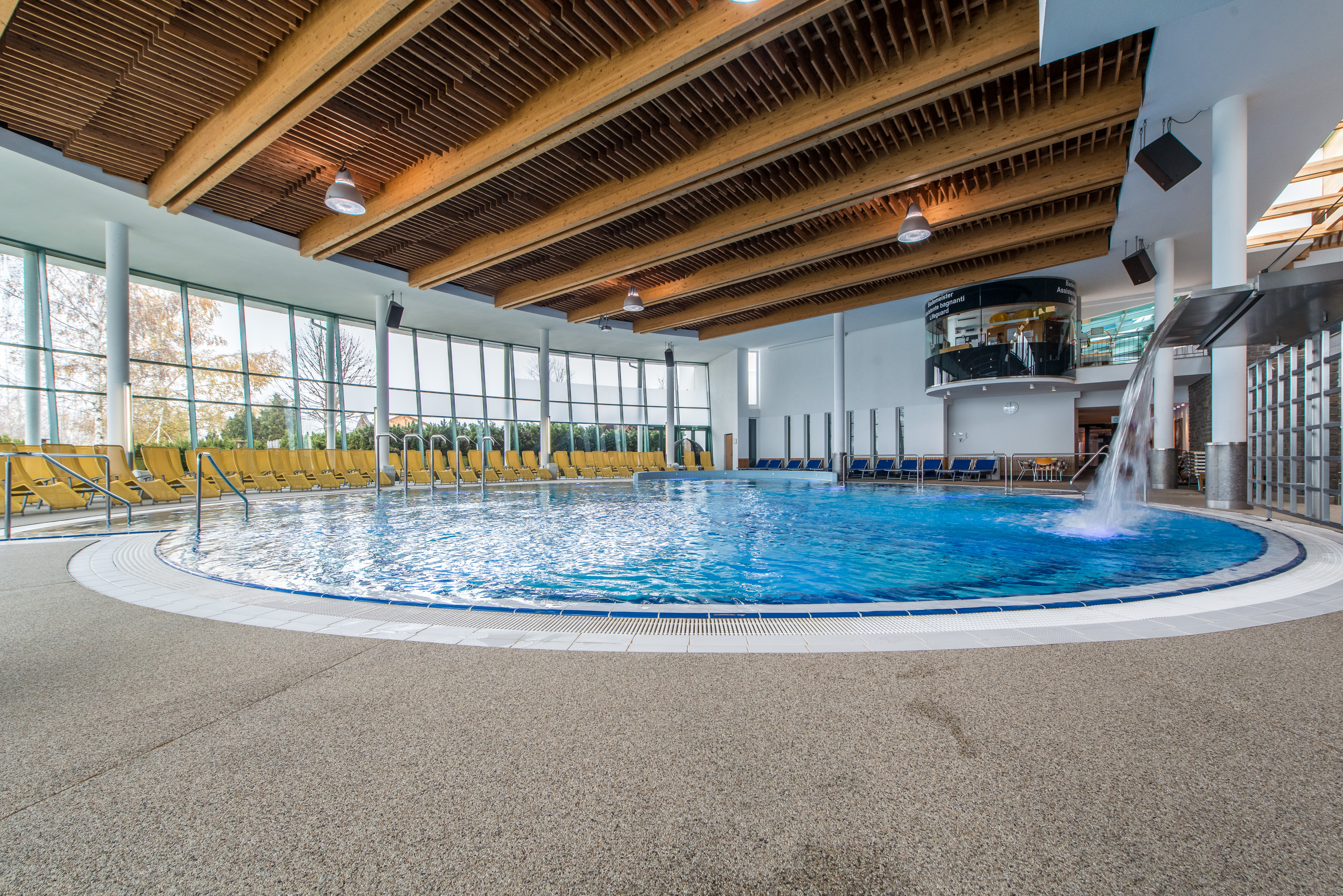 Header3 Cron4 Schwimmbad 36